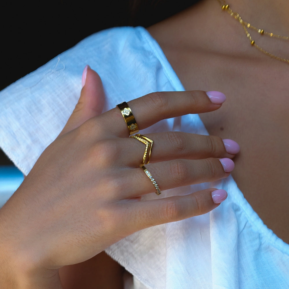 Gold-Tone Clover Crystal Band Ring