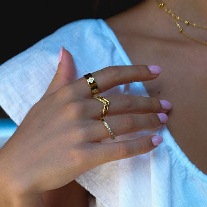 Gold-Tone Clover Crystal Band Ring