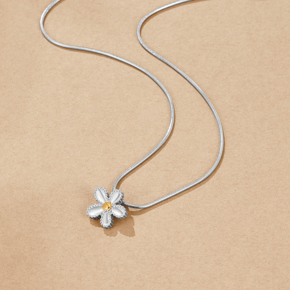 Daisy Bloom Pendant Necklace