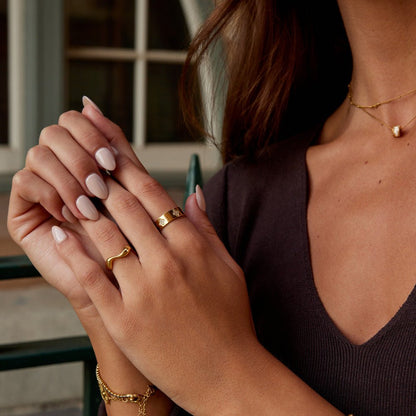 Gold-Tone Clover Crystal Band Ring