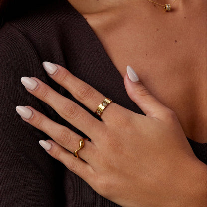 Gold-Tone Clover Crystal Band Ring