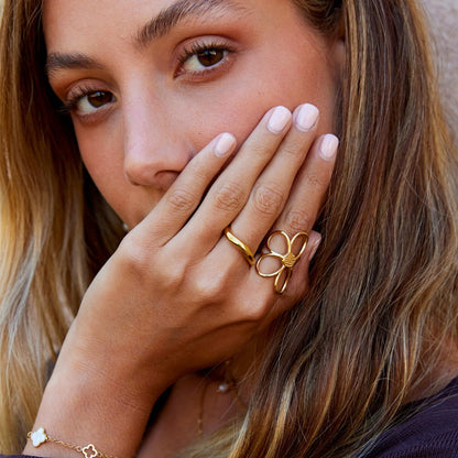 Golden Daisy Ring