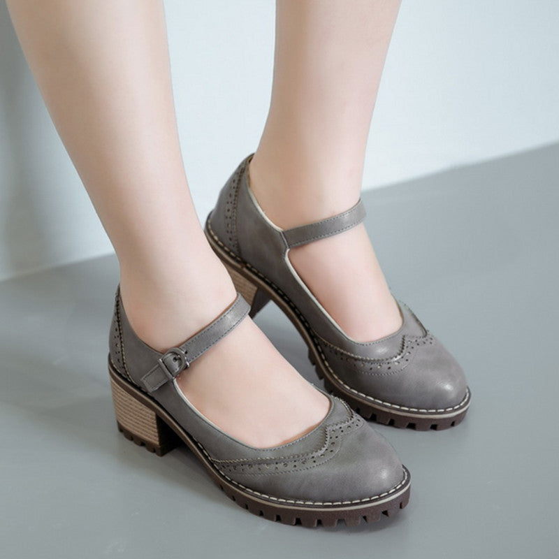 Women's Chunky-Heeled Low-Cut Heel – Retro British-Inspired Silhouette