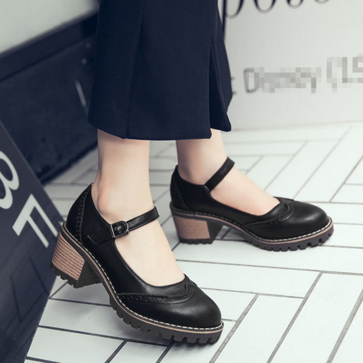 Women's Chunky-Heeled Low-Cut Heel – Retro British-Inspired Silhouette