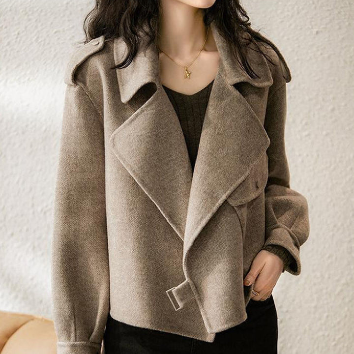 Women's Short Tweed Jacket – Straight Fit with Pocket Detail