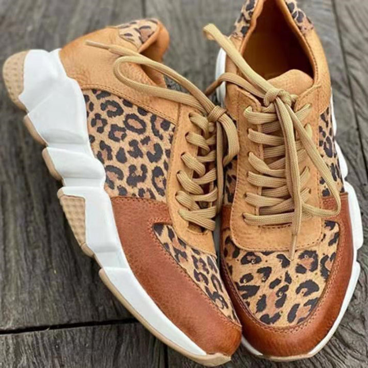 Women's Platform Low-Top Sneaker – Round Toe Lace-Up Color Block