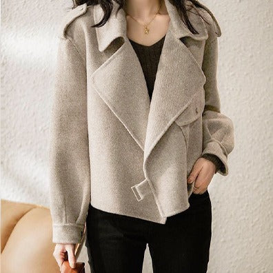 Women's Short Tweed Jacket – Straight Fit with Pocket Detail