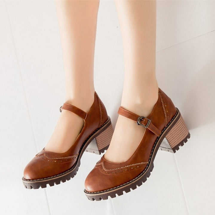 Women's Chunky-Heeled Low-Cut Heel – Retro British-Inspired Silhouette