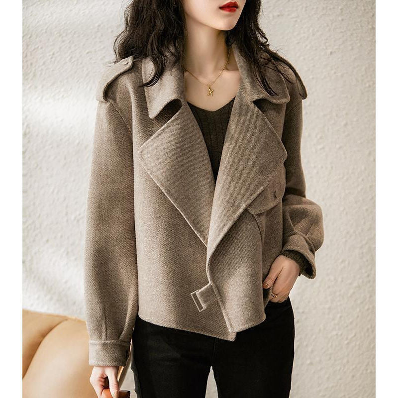 Women's Short Tweed Jacket – Straight Fit with Pocket Detail