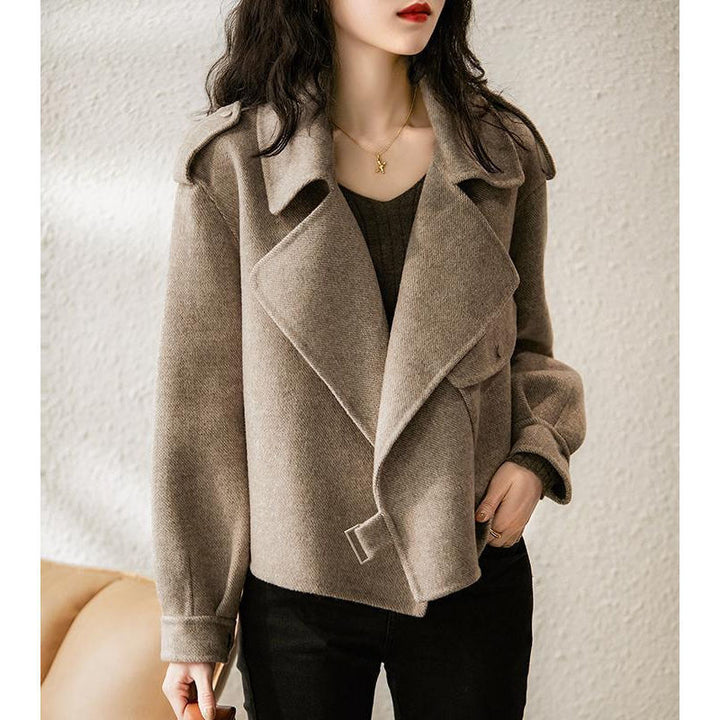 Women's Short Tweed Jacket – Straight Fit with Pocket Detail