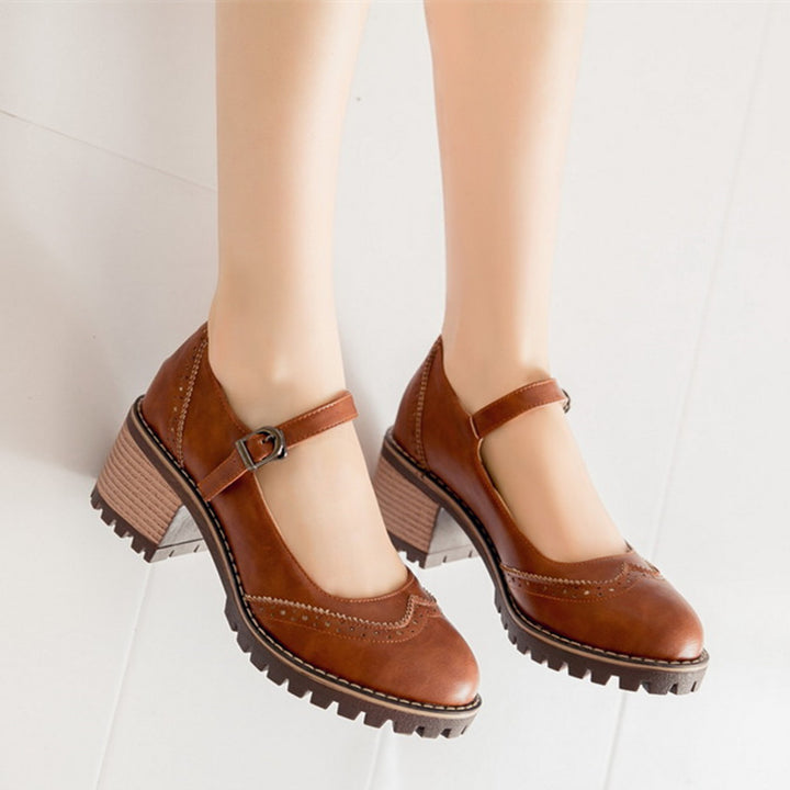 Women's Chunky-Heeled Low-Cut Heel – Retro British-Inspired Silhouette