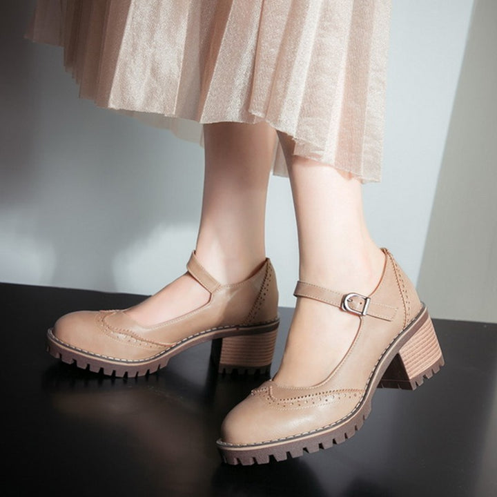 Women's Chunky-Heeled Low-Cut Heel – Retro British-Inspired Silhouette