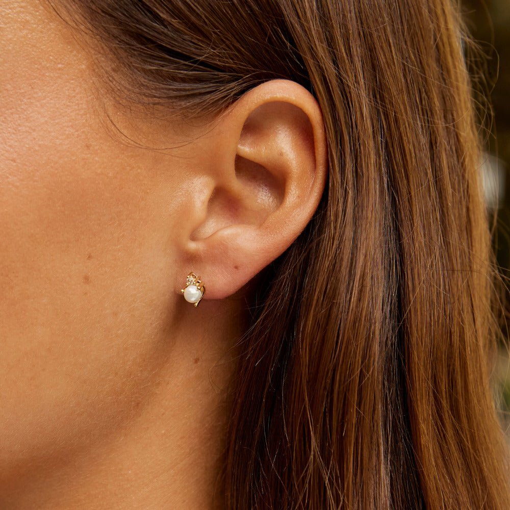 Pearl and Crystal Stud Earrings