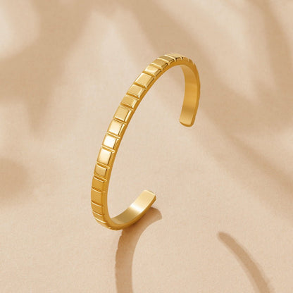 Tasha Ribbed Gold-Tone Bangle