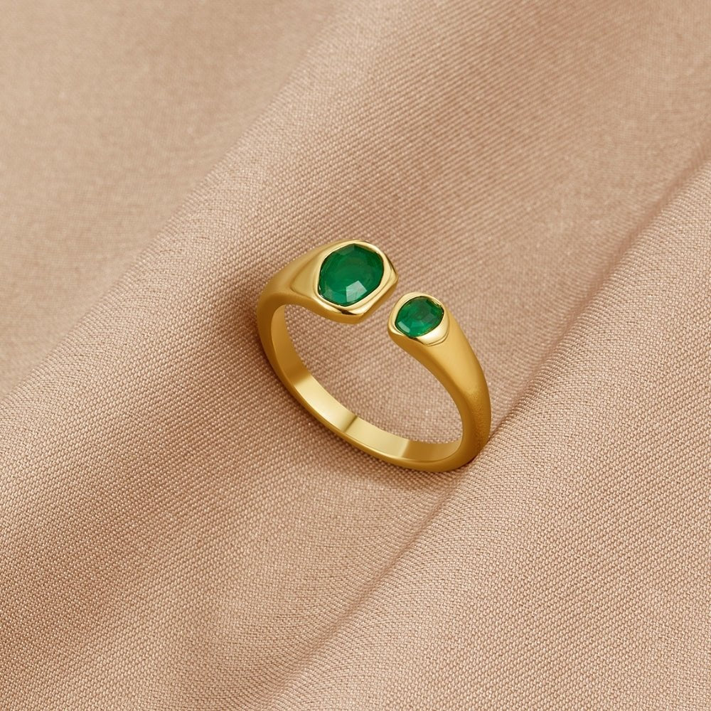Vintage Emerald Green Wrap Ring