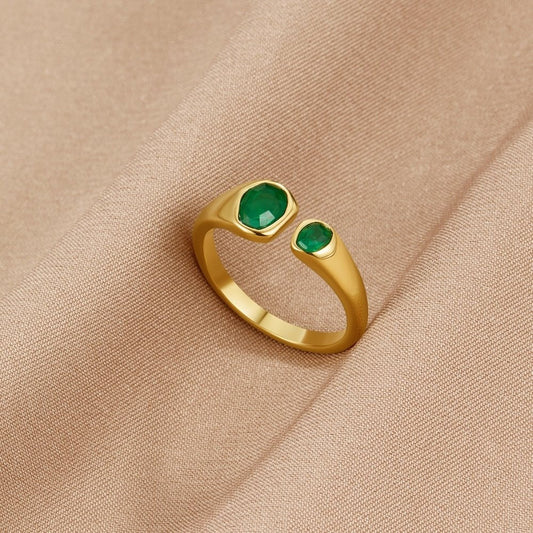 Vintage Emerald Green Wrap Ring