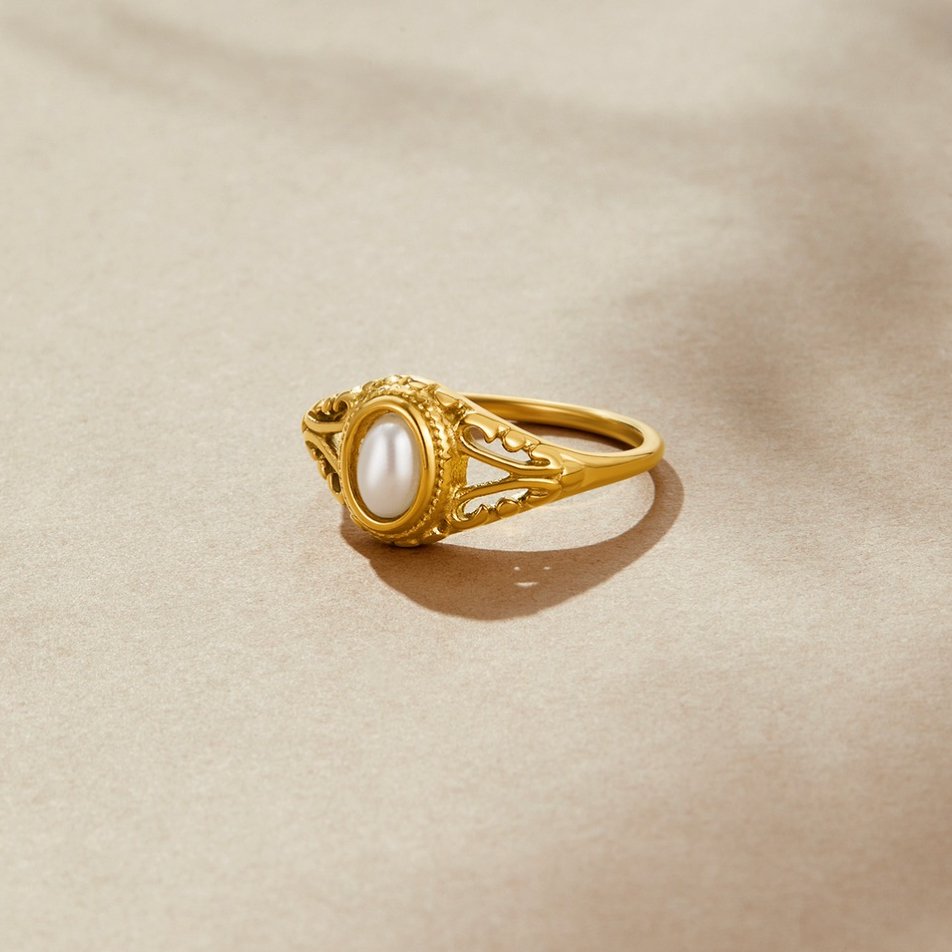 Vintage Pearl Gold-Tone Ring