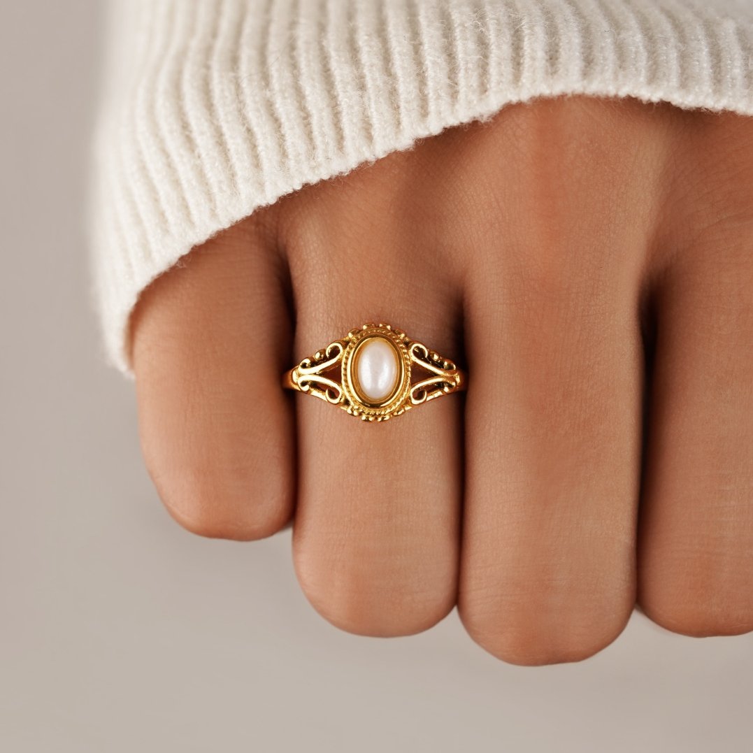 Vintage Pearl Gold-Tone Ring