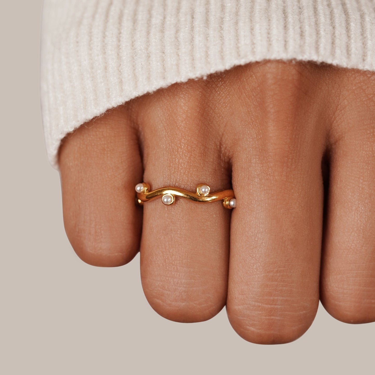 Wavy Gold-Tone Pearl Ring