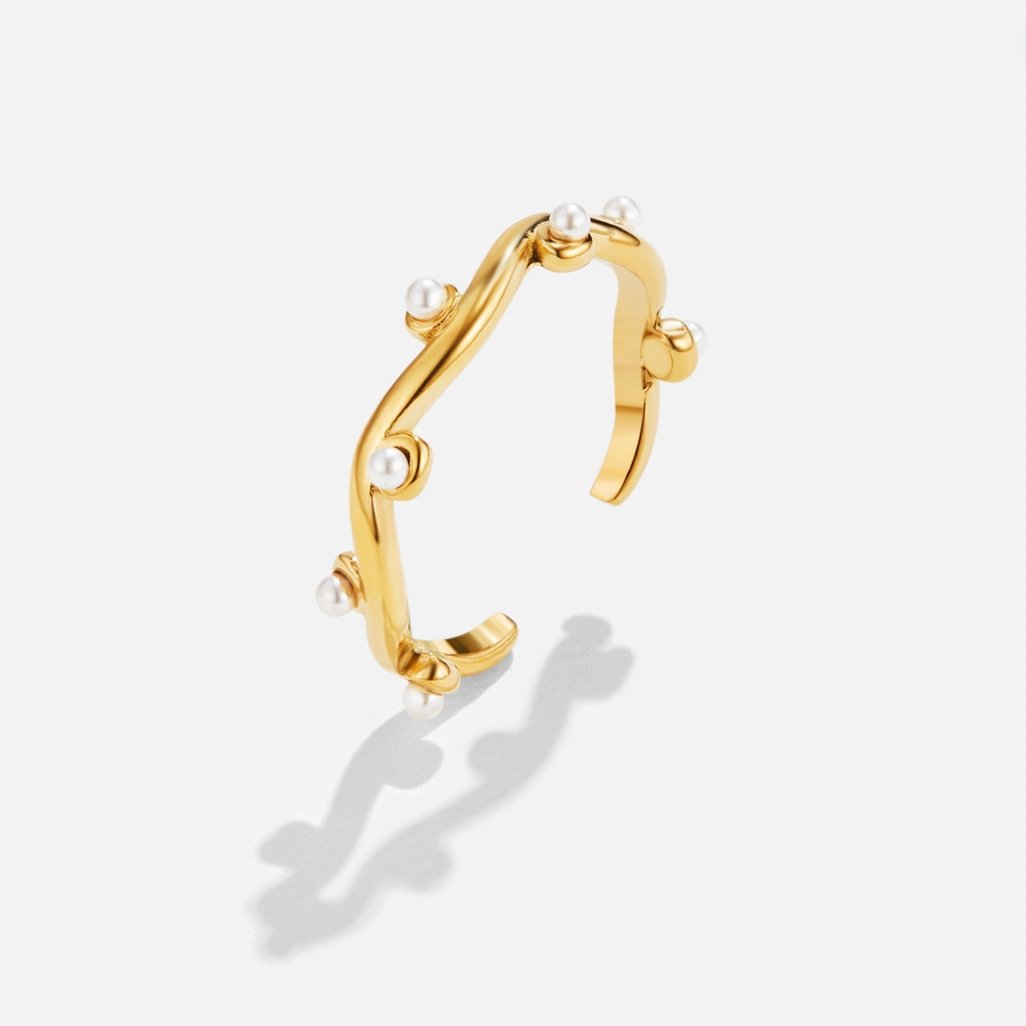 Wavy Gold-Tone Pearl Ring