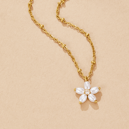 White Flower Pearl Pendant Necklace
