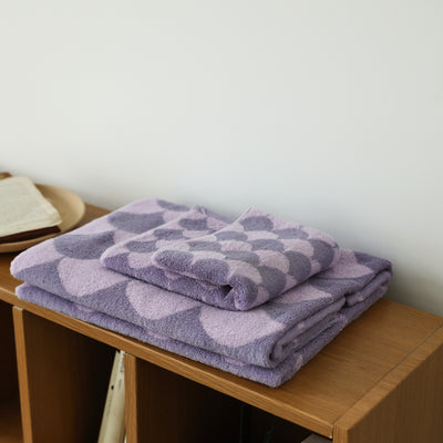 Fish scale pattern two-color series towel