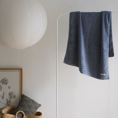 Wave pattern plain towel