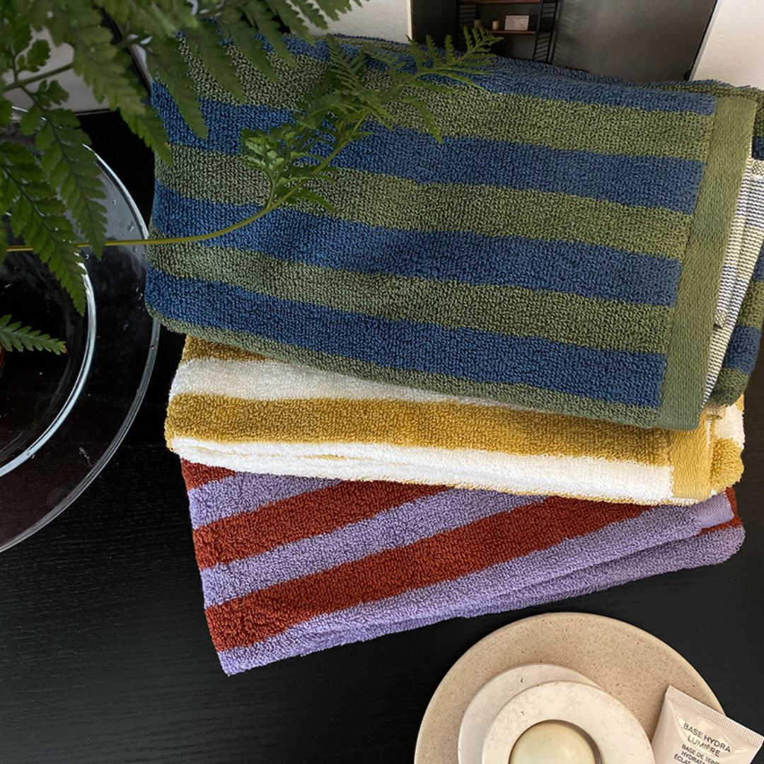 Retro vertical strip towels