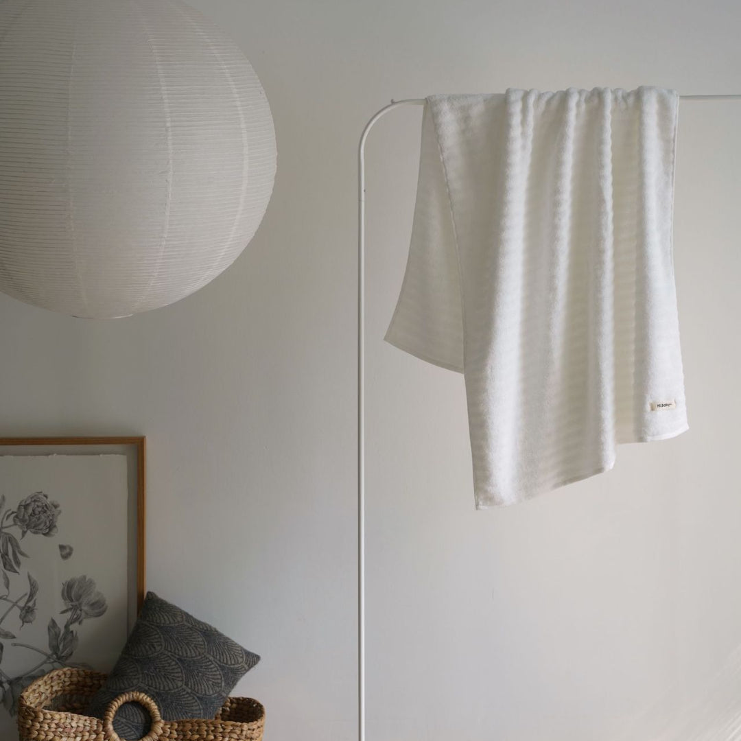 Wave pattern plain towel